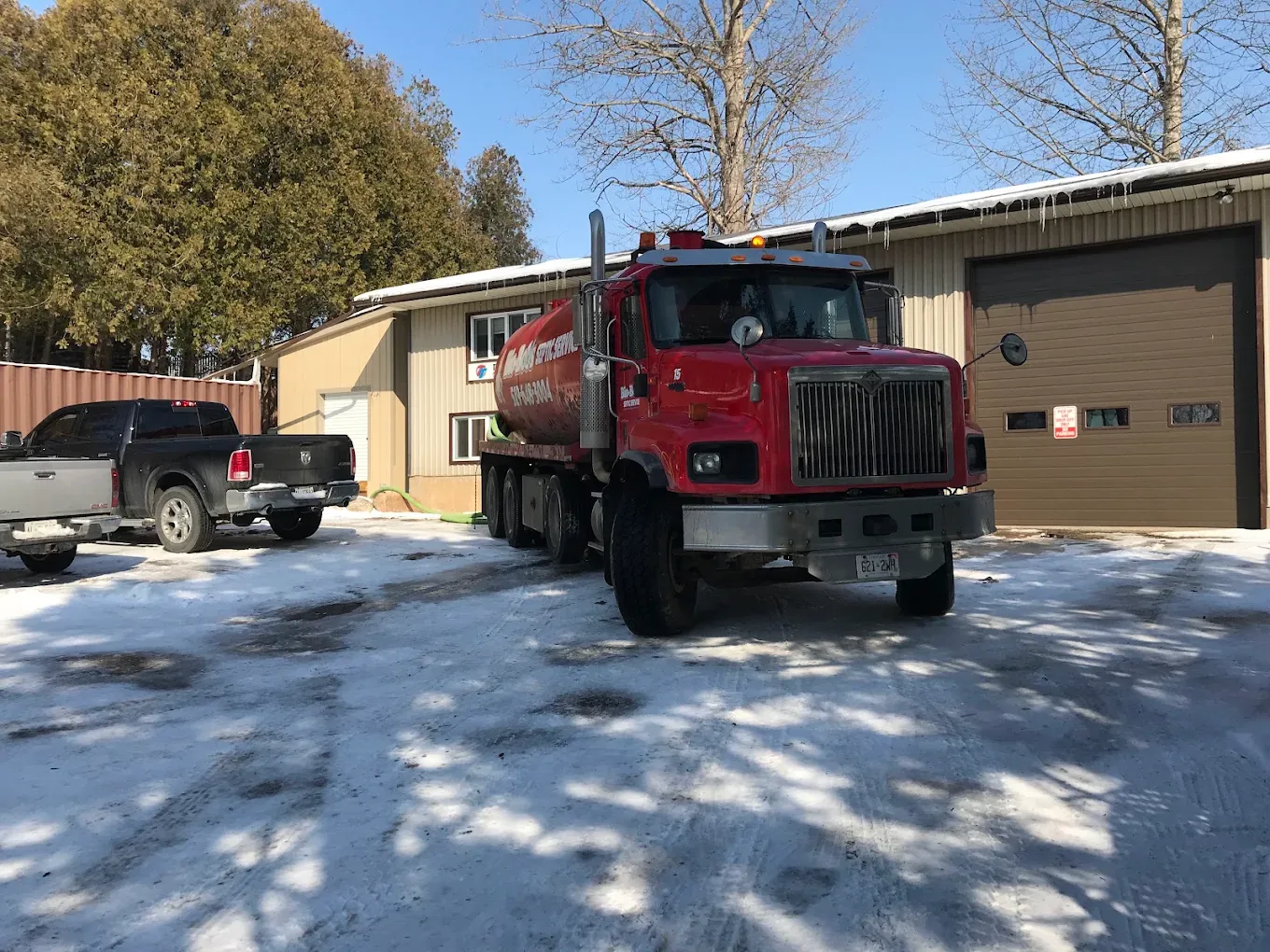 Bio-Bob's red International tanker at the Breslau yard in winter